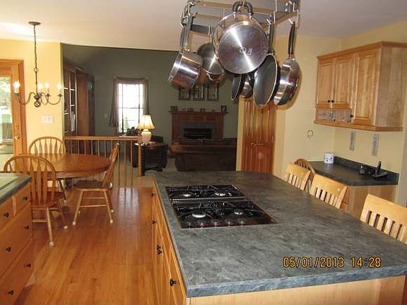 4th image of 15 Mosswood Cir