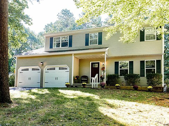 2nd image of 558 Acland Blvd