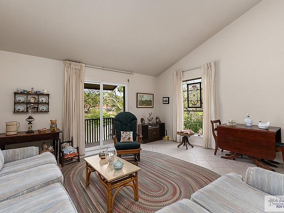 3rd image of 24 Calle Retama APT 202F