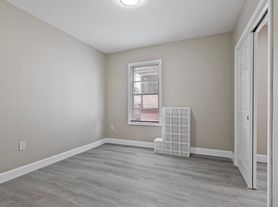 10 Massasoit Rd, Worcester, MA