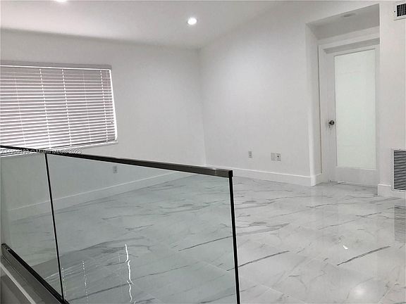 3rd image of 8033 Lake Dr APT 203