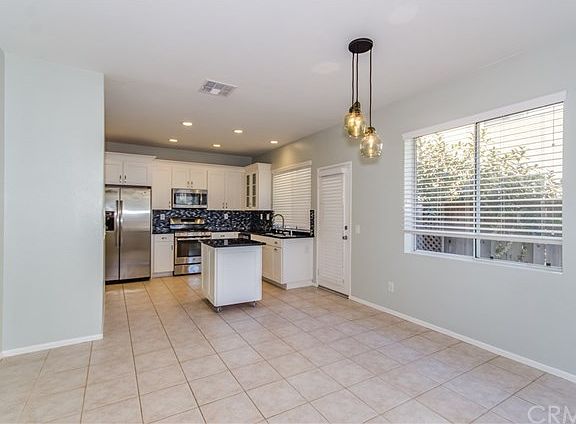 3rd image of 5 Southside Ct