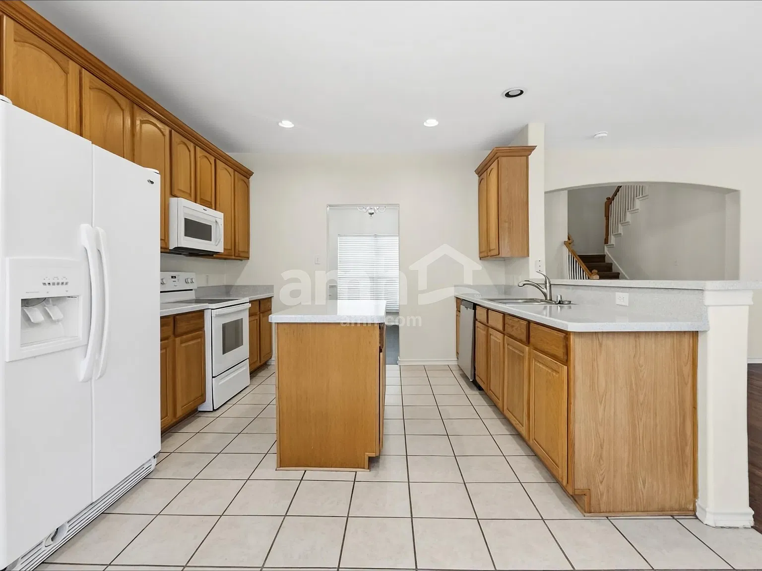 3 bed, 2.0 bath, 2260 sqft, $2,710 — Photo 3