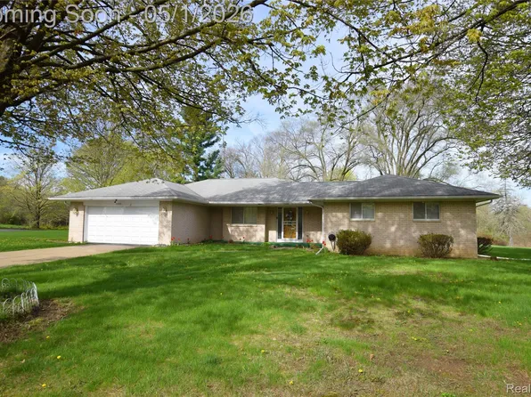 1455 Sun Terrace Dr, Flint, MI 48532