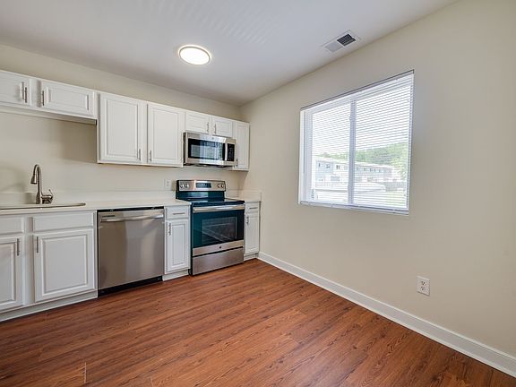 5th image of 156 Delmar Ln