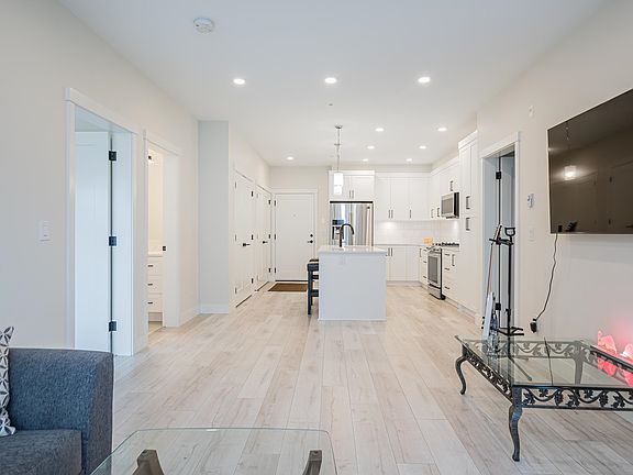 4th image of 11893 227th St #208