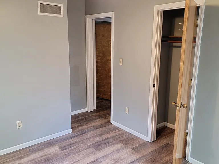 307 SE Greystone Dr — Photo 18