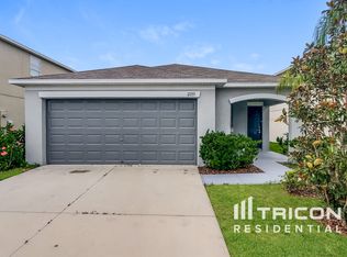 17235 White Mangrove Dr, Wimauma, FL 33598