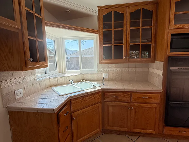 1429 Seaman Ave — Photo 3