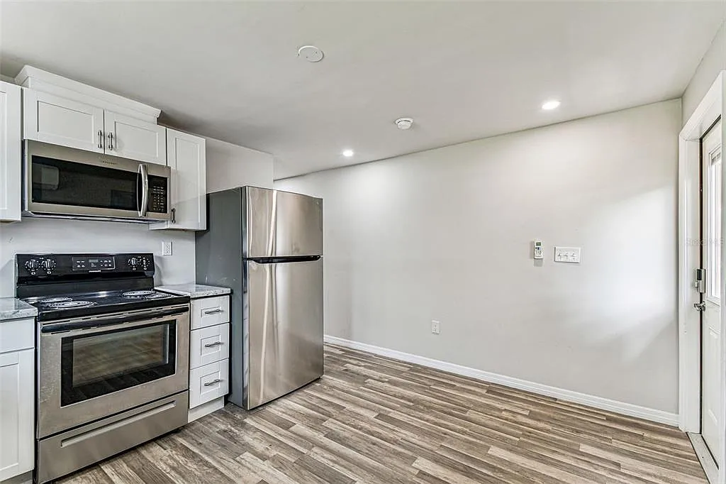 1 bed, 1.0 bath, 500 sqft, $1,100 — Photo 3