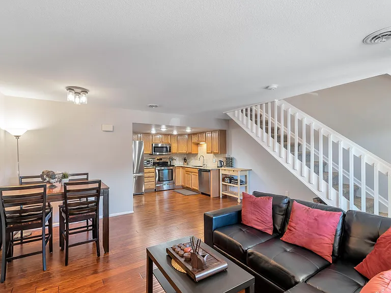 1670 S Deframe St #B4 — Photo 1