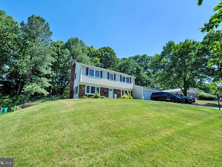 8812 Churchfield Ln — Photo 29