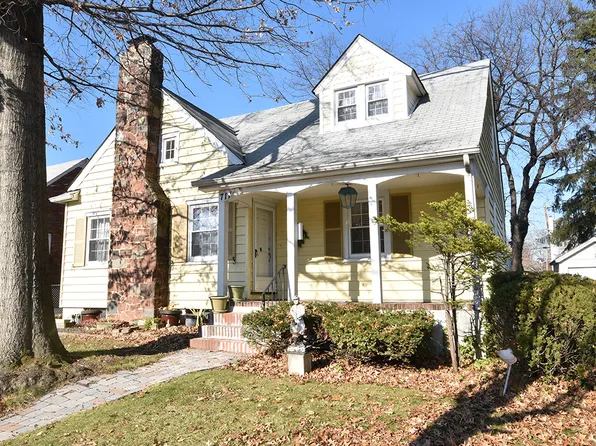 711 Elm St, Roselle, NJ 07203