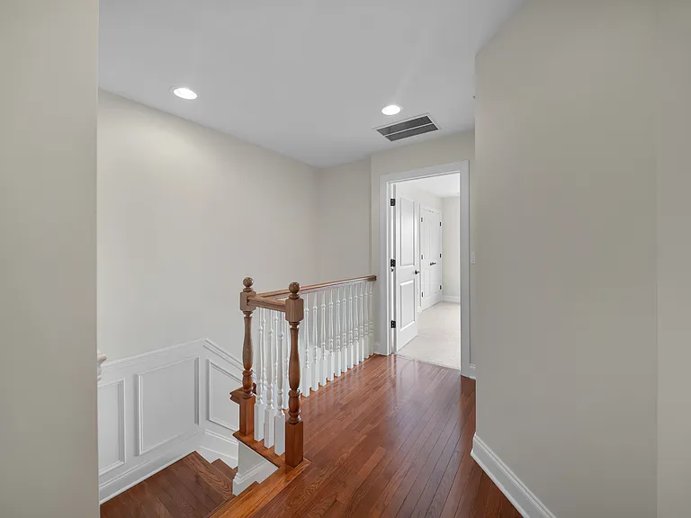 302 Villa Dr — Photo 26