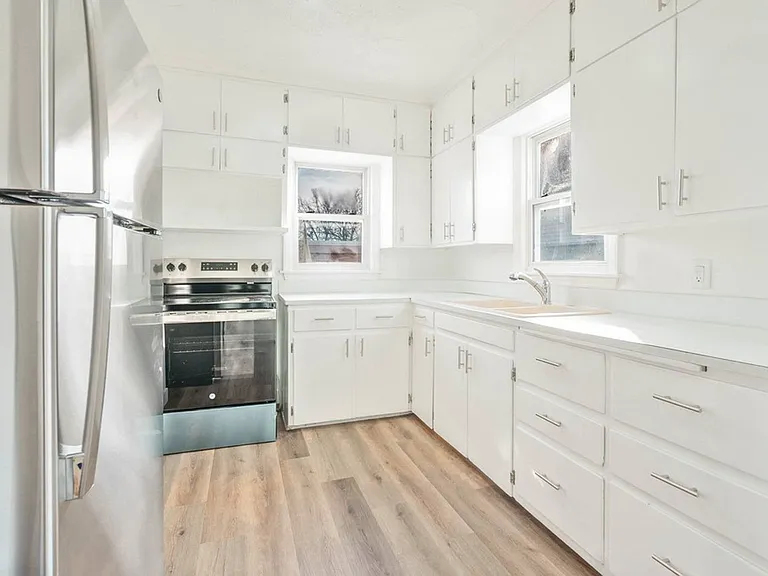 2303 Main St — Photo 8