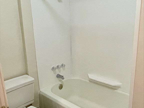 5th image of 26 Christie St APT 4