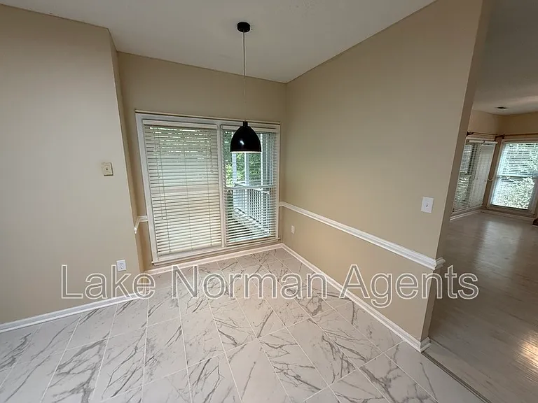 9423 Fairmead Dr — Photo 10
