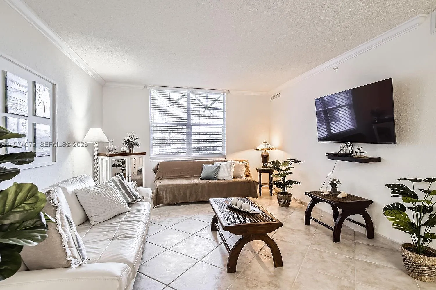 Wave Condo — Photo 2