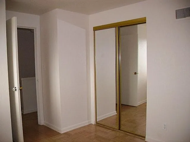 3 bed, 1.5 bath, 1000 sqft, $1,400 — Photo 2