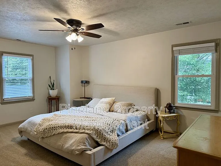 405 Andros Dr — Photo 15