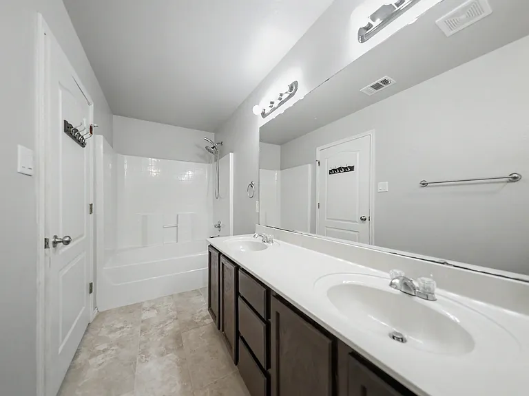 2103 Jefferson Ct S — Photo 14