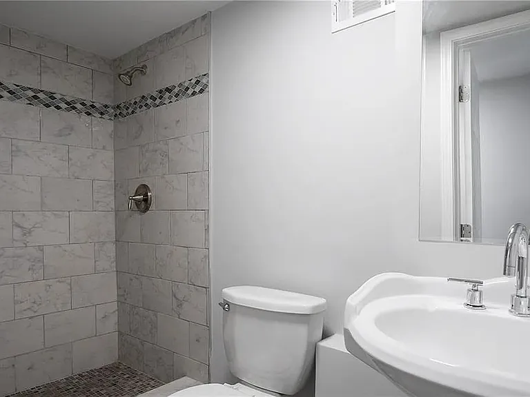 146 Clay St SE — Photo 26
