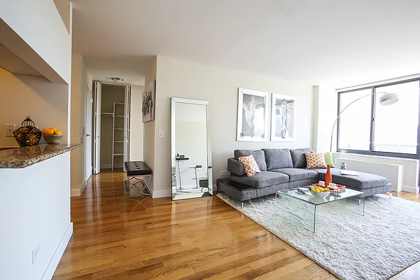 Rented by Stonehenge NYC LLC | media 4