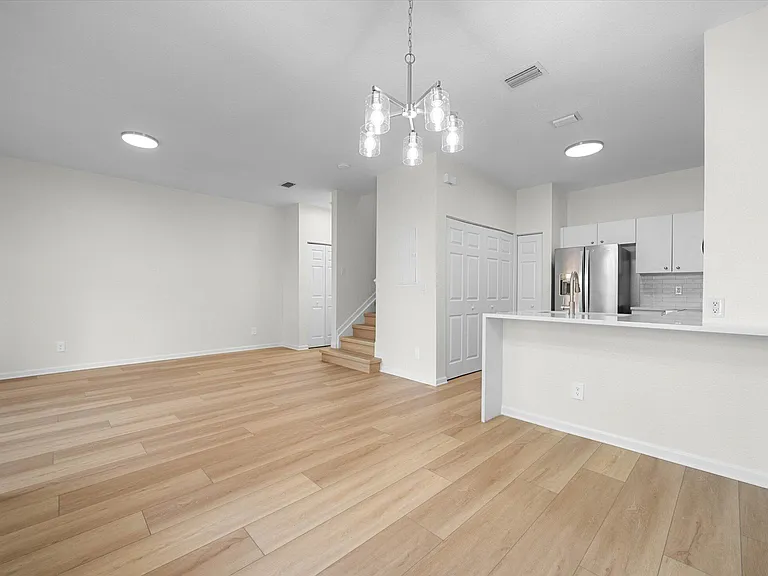 1204 Santa Catalina Ln — Photo 6