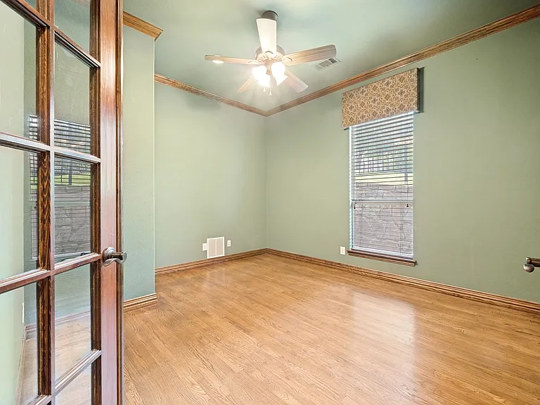 4046 E Hill Dr — Photo 16