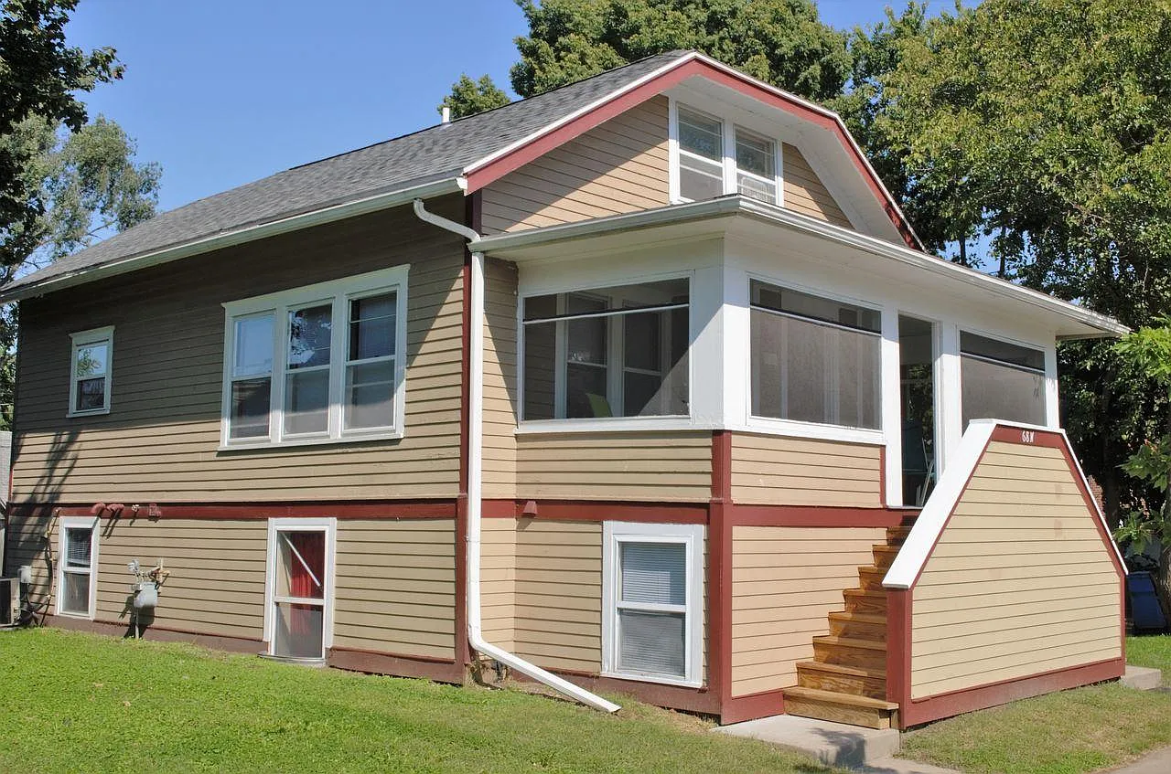 5 bed, 2080 sqft, $440 — Photo 1