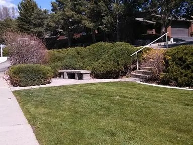 511-517 Westview Dr — Photo 2