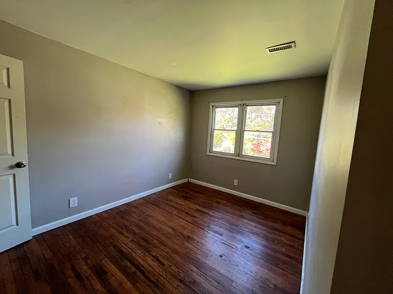 5836-5840 Glendora Rd — Photo 9