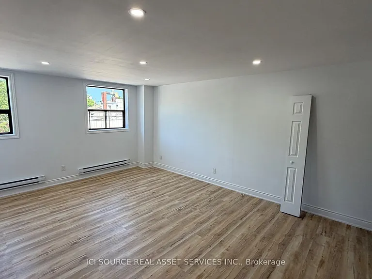 2 Queen St S #6 — Photo 10