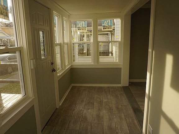 4th image of 623 Henry St