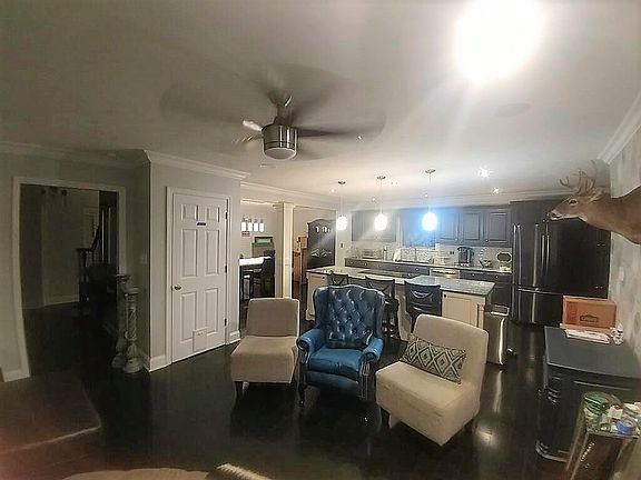 5th image of 3745 Meadowland Dr