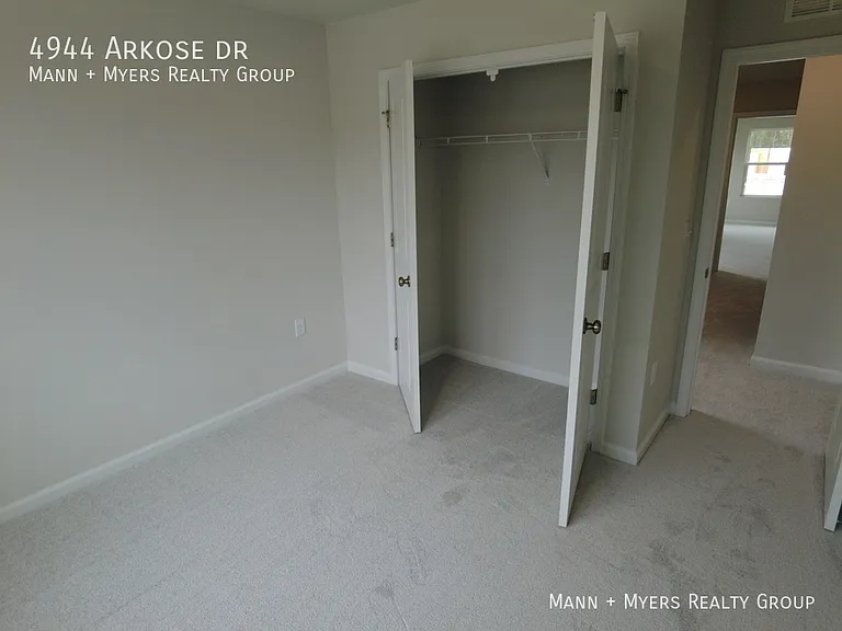 4944 Arkose Dr — Photo 27