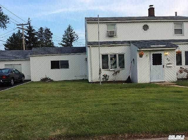 1st image of 22 Old Oak Ln