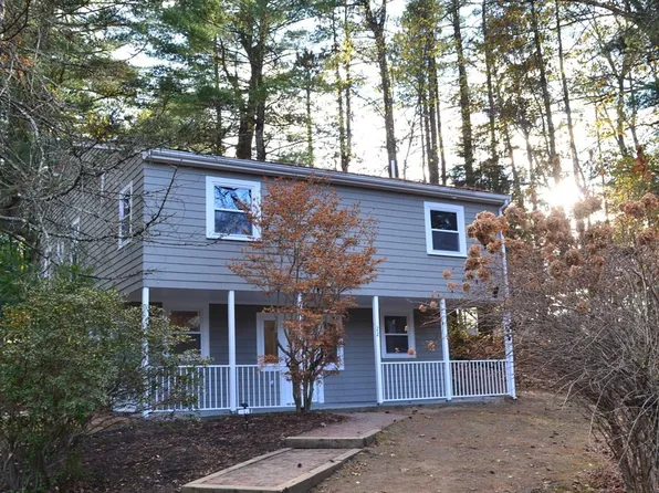 22 Pond St, Boxford, MA 01921