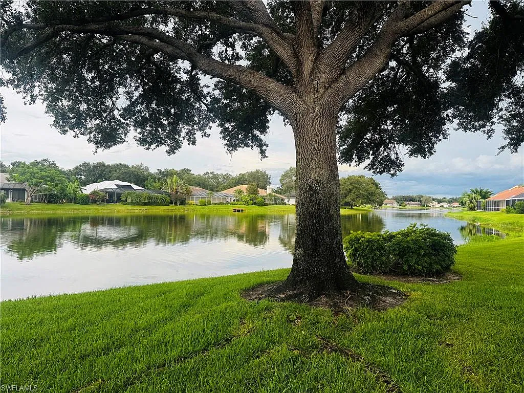 2 bed, 2.0 bath, 1373 sqft, $4,900 — Photo 3