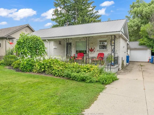 7 Churchill Ave, Leamington, ON N8H 3R5