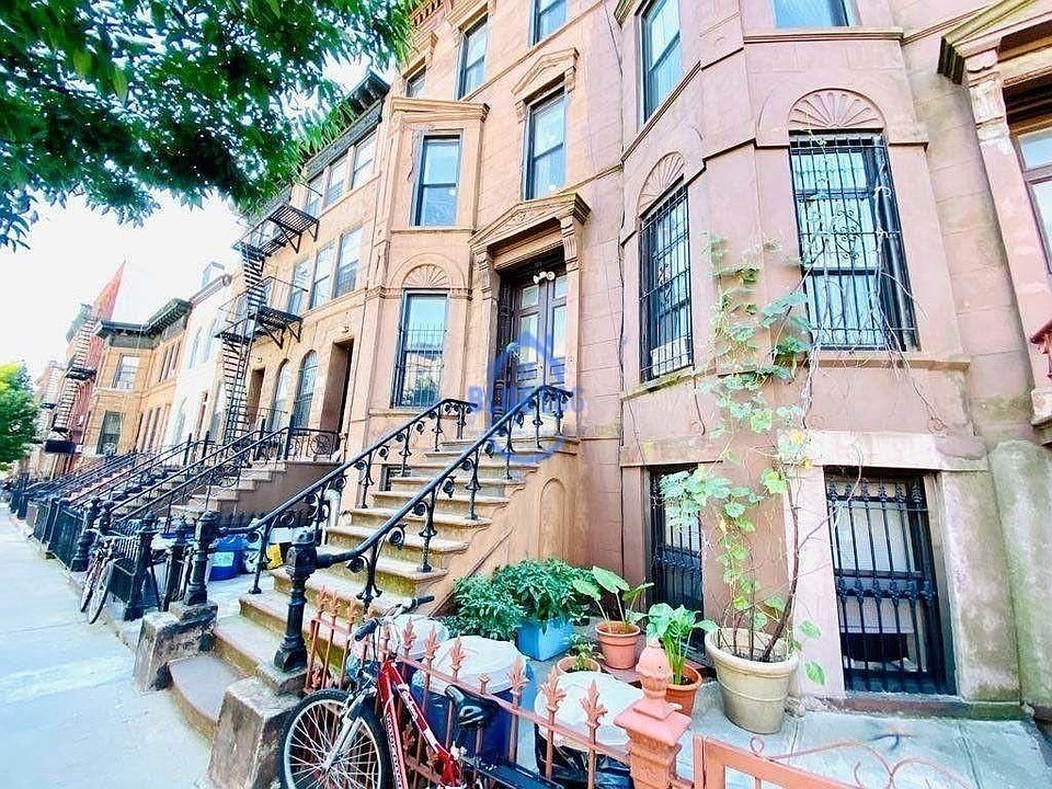1st image of 114 Jefferson Ave #2F