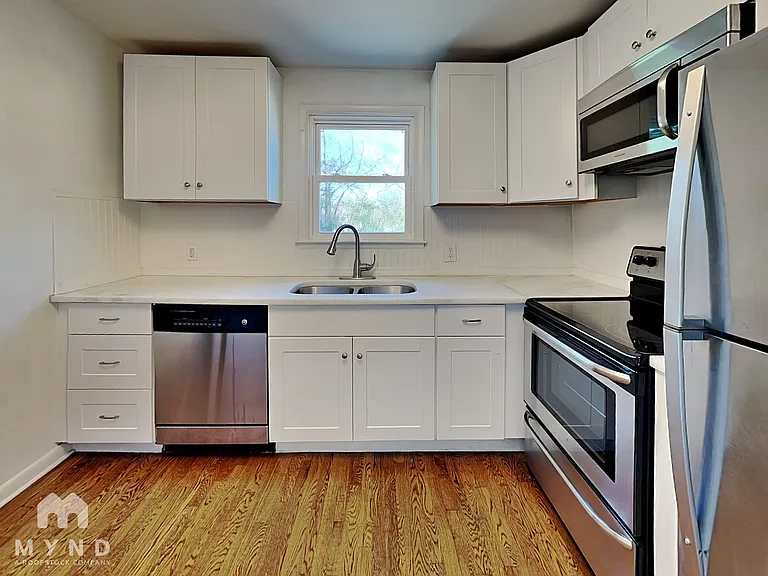 1317 Davidson St — Photo 2