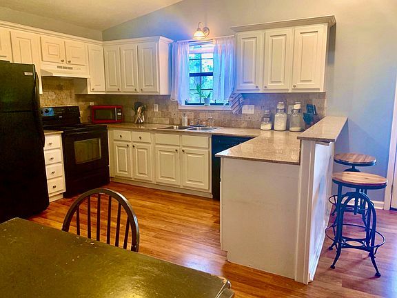4th image of 619A Greensboro St