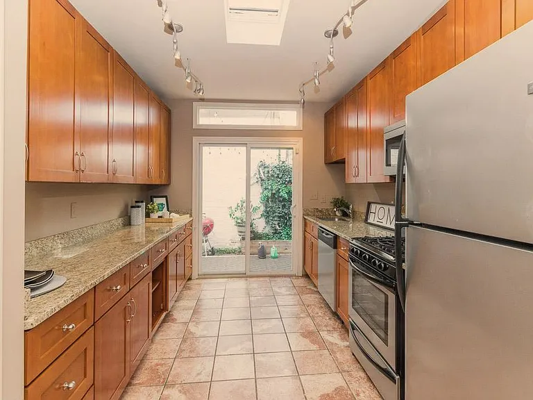 1122 Battery Ave — Photo 9