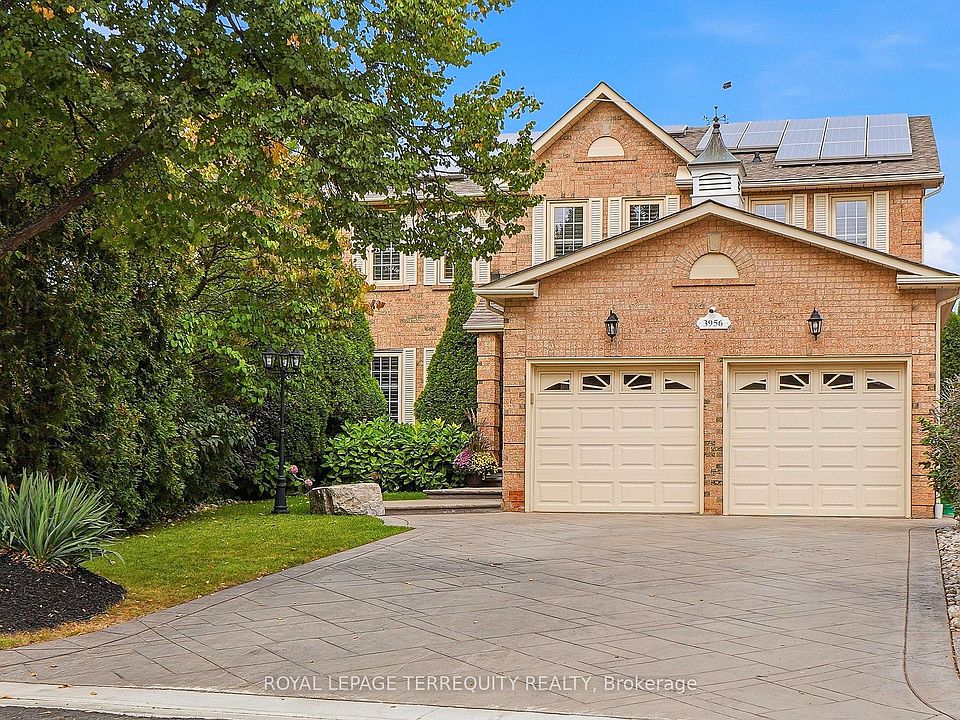 1st image of 3956 Chadburn Cres