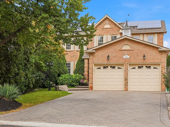 3956 Chadburn Cres, Mississauga, ON L5L 3X5