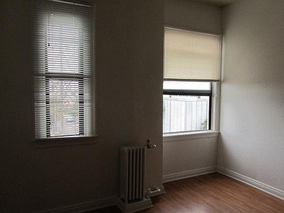 2nd image of 346 N Vermont Ave APT 415