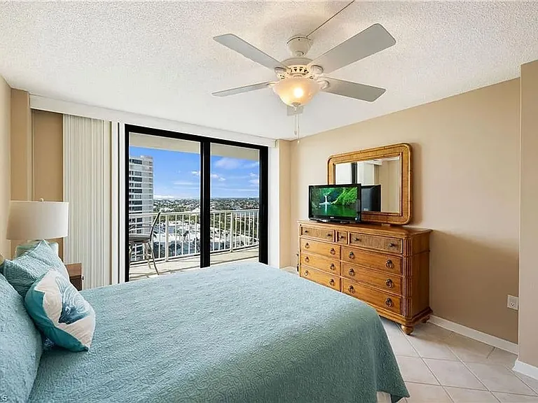 320 Seaview Ct #1208 — Photo 17