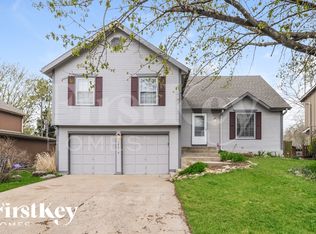 14716 S Brougham Dr, Olathe, KS 66062