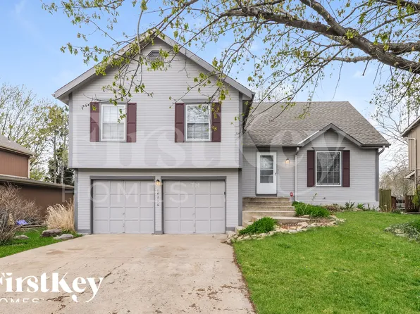 14716 S Brougham Dr, Olathe, KS 66062